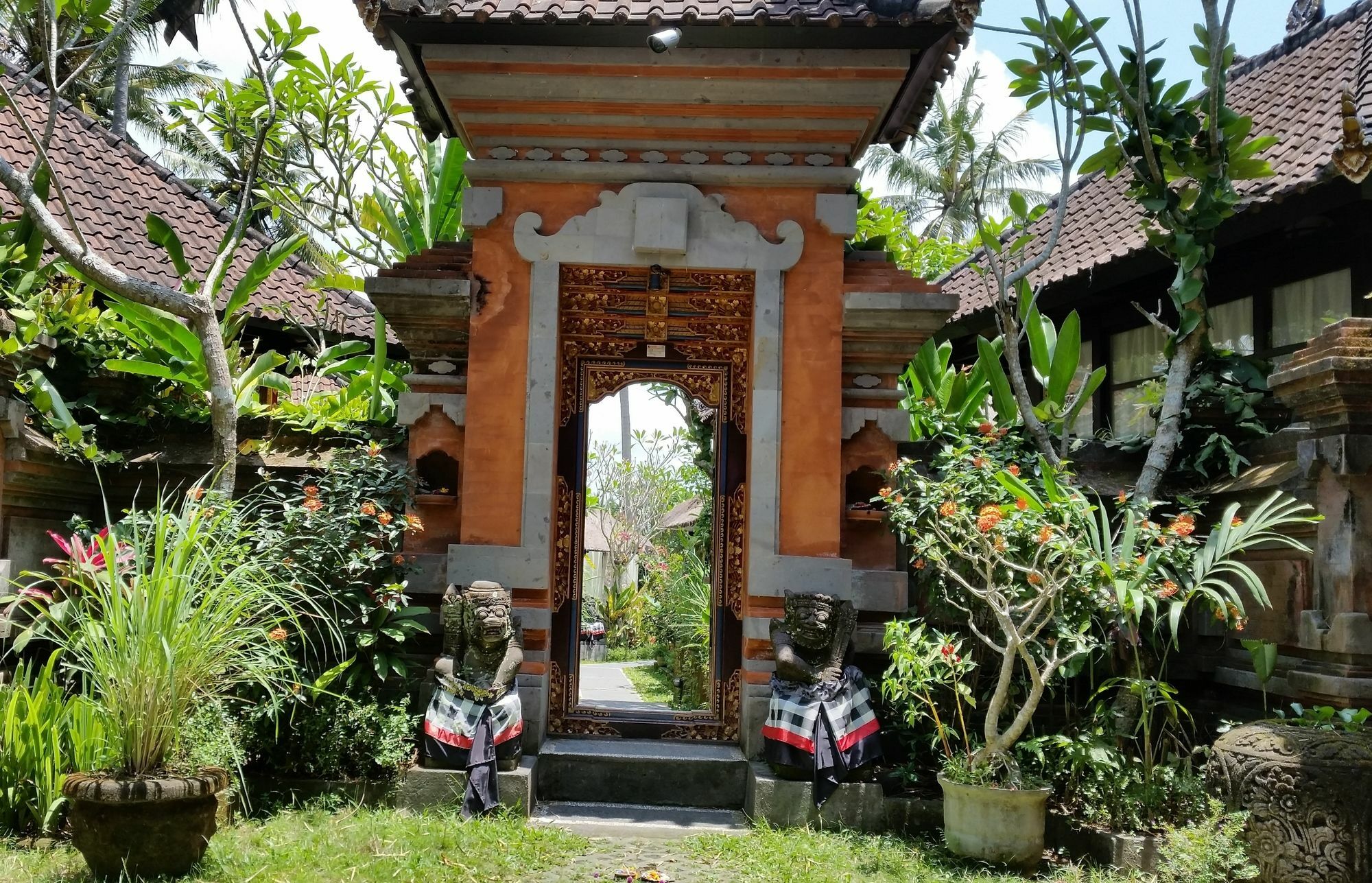Lodtunduh Sari Hotel Ubud Exterior foto