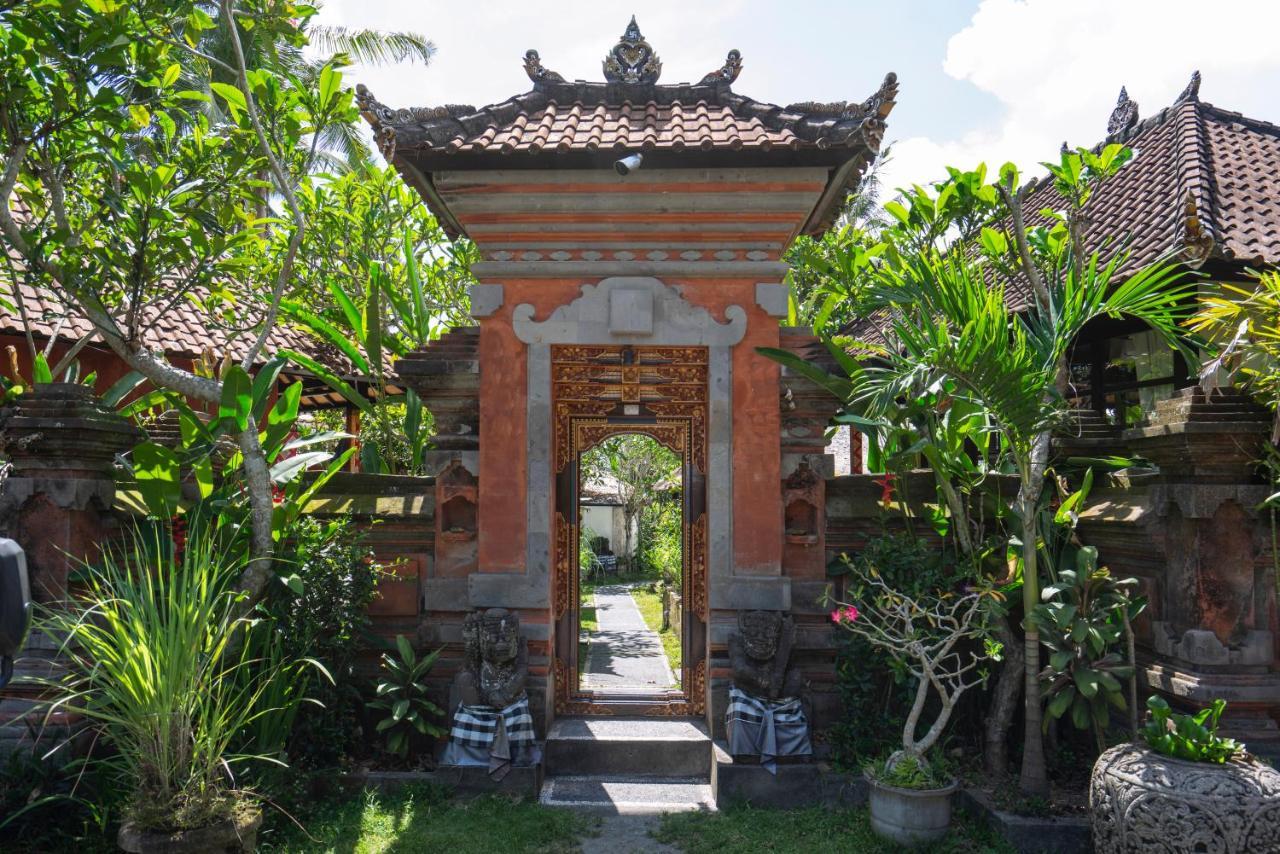 Lodtunduh Sari Hotel Ubud Exterior foto